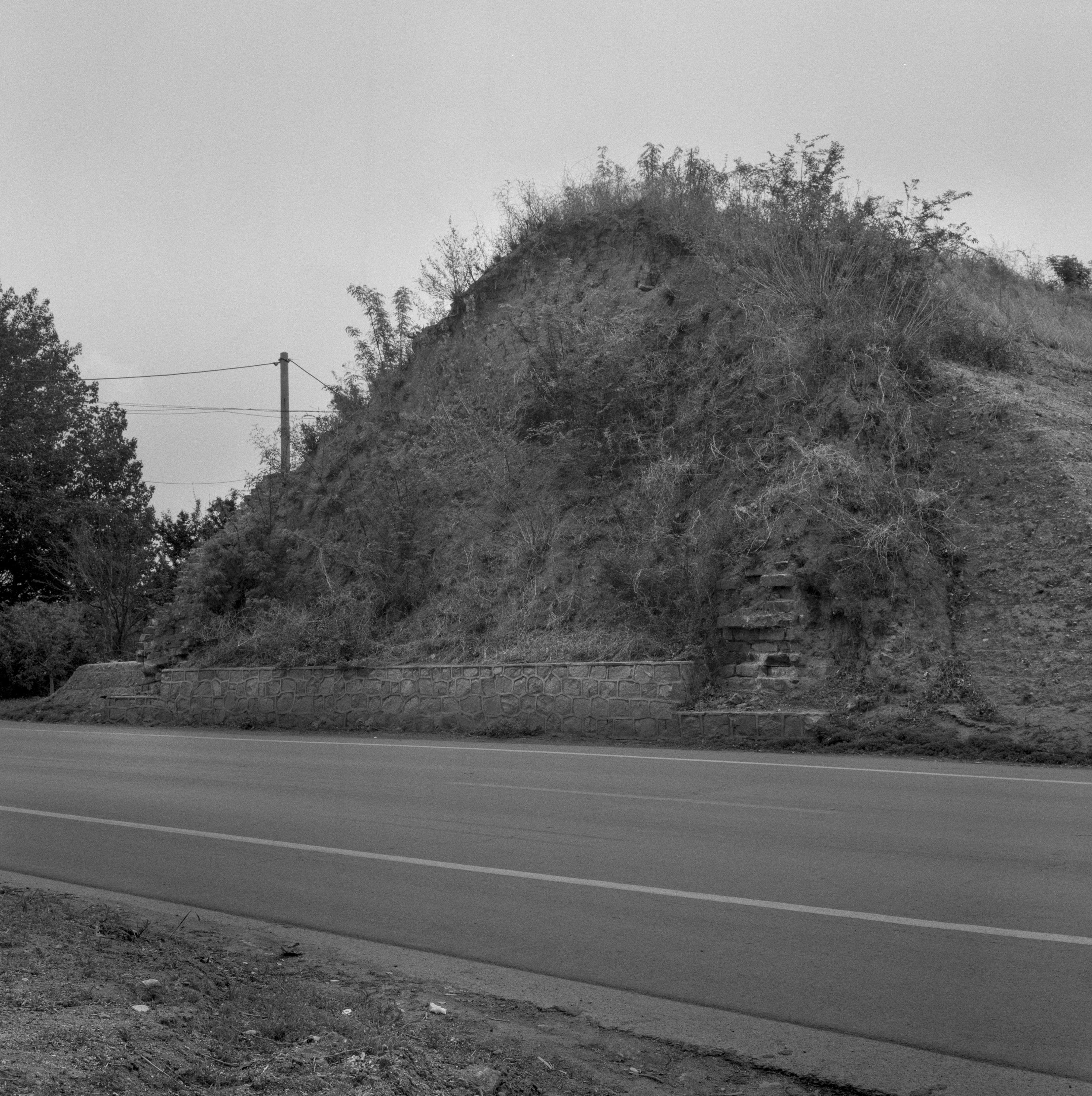 Between Mountains and Sea 26